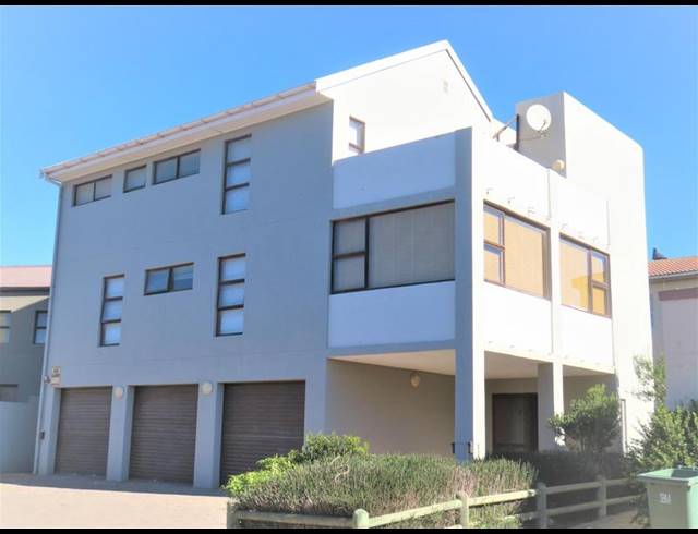 4 BEDROOM HOUSE FOR SALE IN CALYPSO BEACH